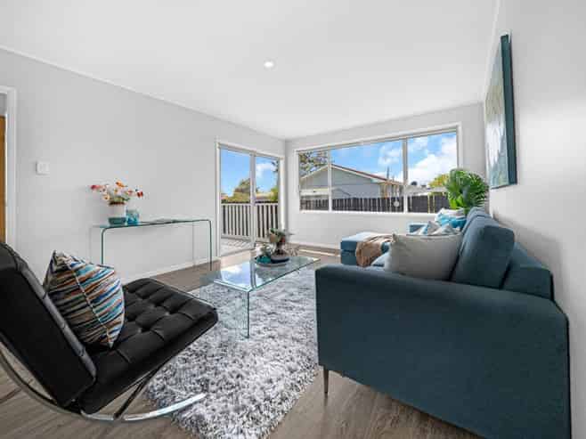 27 Sandrine Avenue, Clover Park