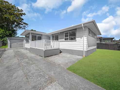 27 Sandrine Avenue, Clover Park