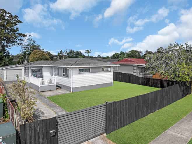 27 Sandrine Avenue, Clover Park