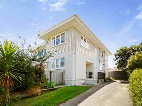 15 Waddington Drive, Naenae