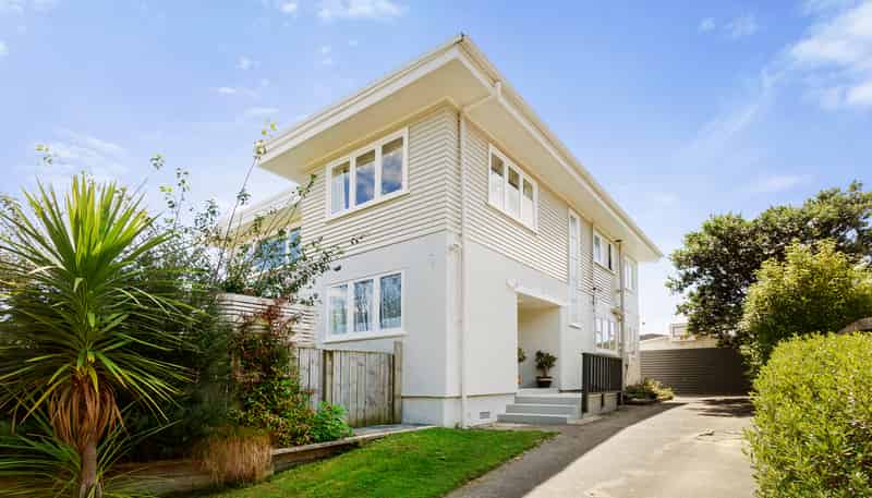 15 Waddington Drive, Naenae