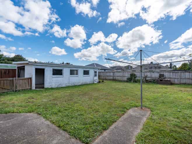 82 Silverdale Road, Silverdale