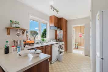 82 Silverdale Road, Silverdale