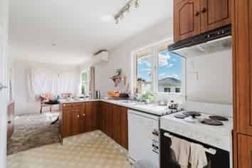 82 Silverdale Road, Silverdale