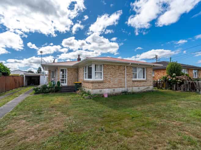 82 Silverdale Road, Silverdale