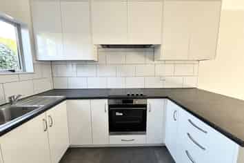 15B Cypress Drive, Maungaraki