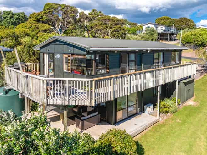 19 Huia Street, Oneroa