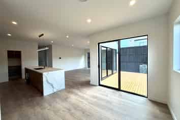 90 Huanui Drive, Orewa