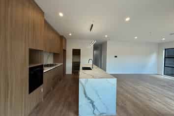 90 Huanui Drive, Orewa