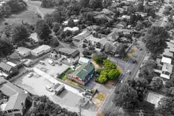 1060 River Road, Queenwood