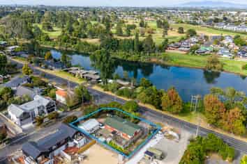 1060 River Road, Queenwood