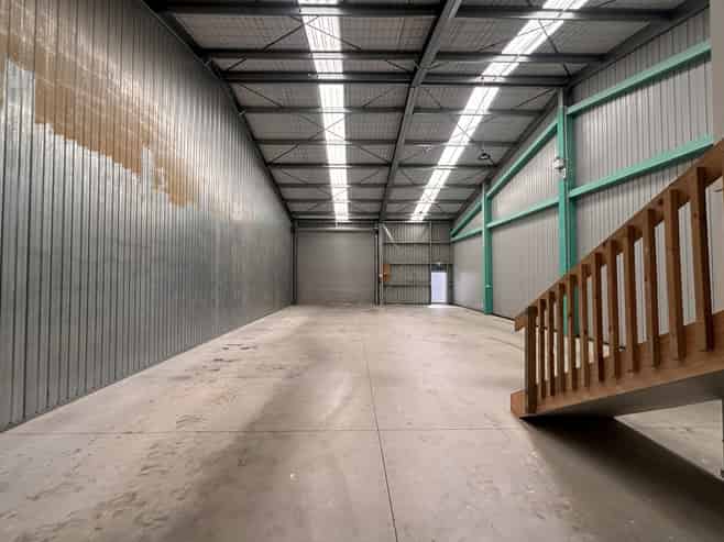 Modern high-stud warehousing - Last available