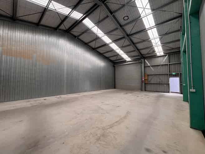 Modern high-stud warehousing - Last available