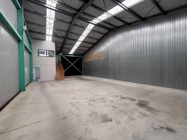 Modern high-stud warehousing - Last available