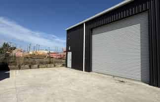 Modern high-stud warehousing - Last available