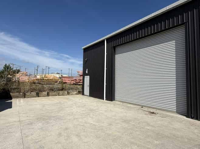 Modern high-stud warehousing - Last available