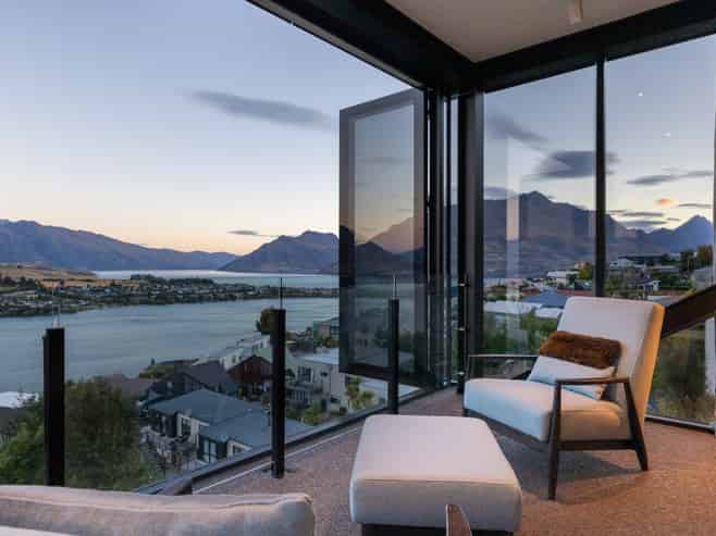 8A Olivers Place, Queenstown