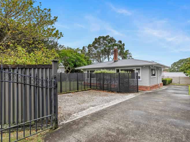 185 Don Buck Road, Massey