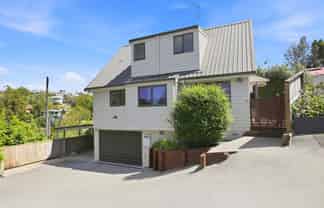 27 Clifton Terrace, Brookfield
