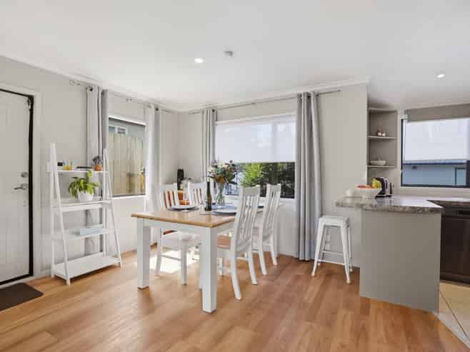 27 Clifton Terrace, Brookfield