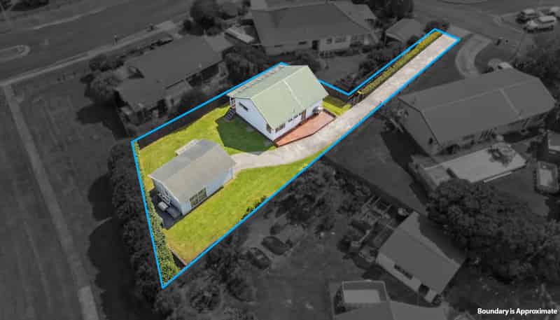 2/11 Hosking Place, Clarks Beach