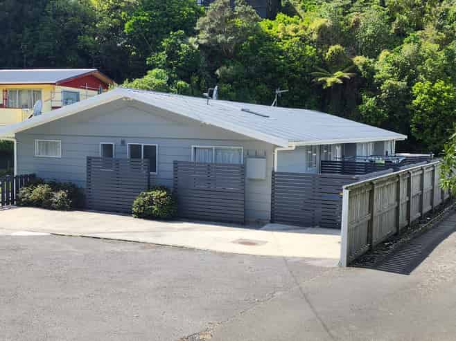 2/80 Airlie Road, Plimmerton