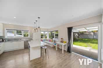 15 Robert Street, Newlands