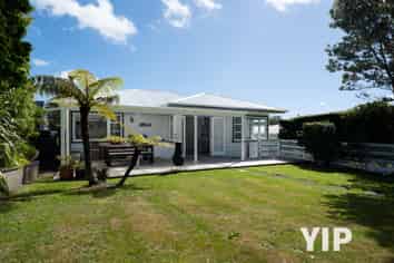 15 Robert Street, Newlands