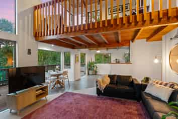 183 Laingholm Drive, Laingholm
