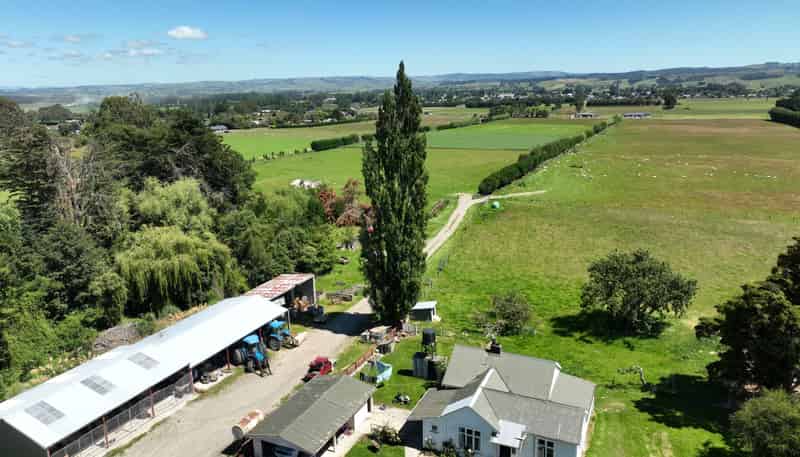 19-21 Cemetery Road, Milton