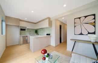 8/114 Don Buck Road, Massey