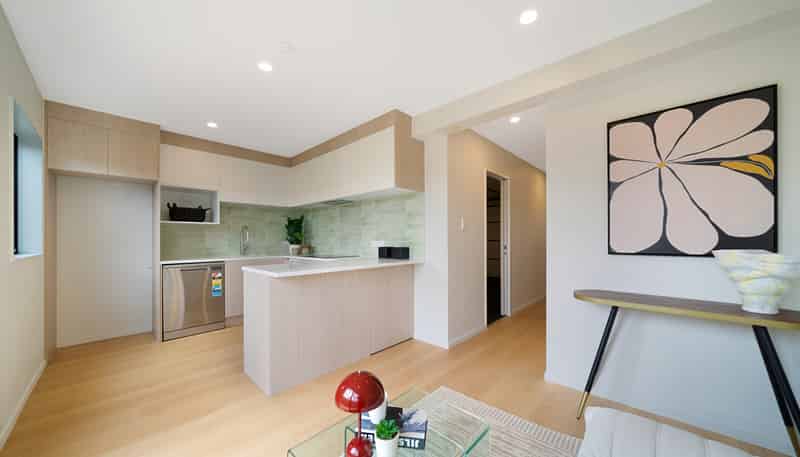 8/114 Don Buck Road, Massey