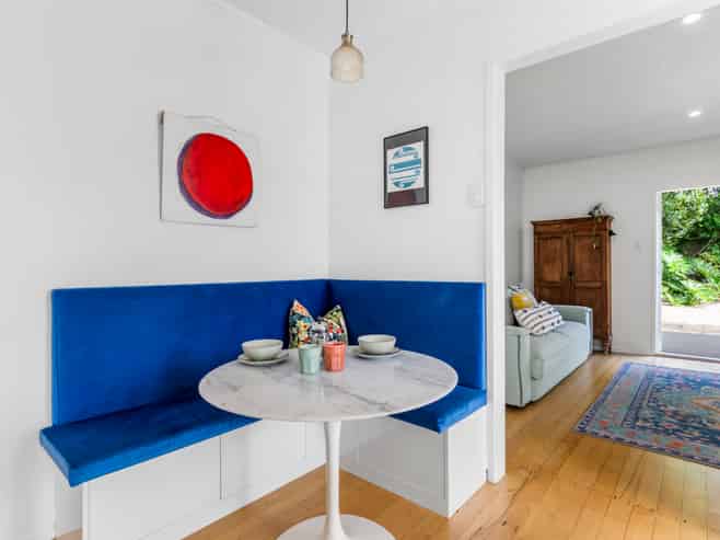 2/23 Seaview Avenue, Northcote