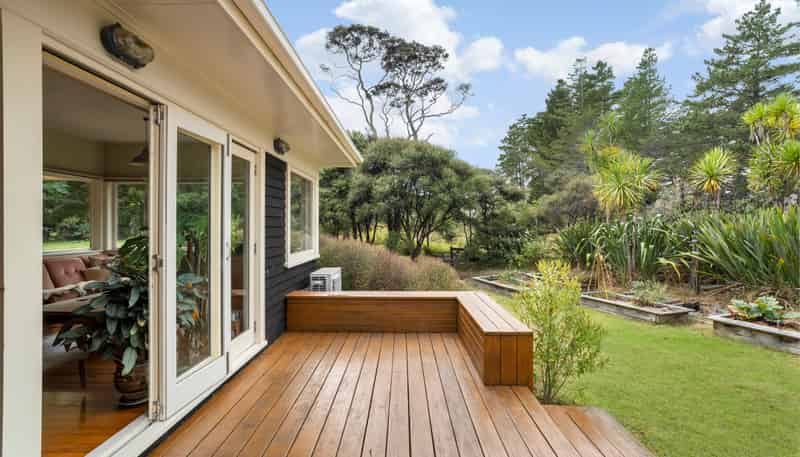 7 Tasman View Road, Bethells Beach