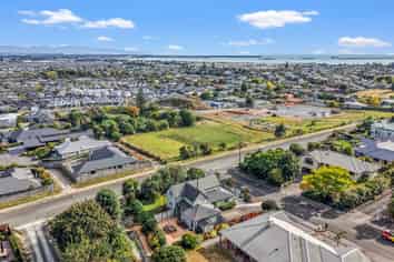 2 Hillplough Heights, Richmond