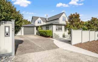 2 Hillplough Heights, Richmond