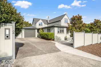 2 Hillplough Heights, Richmond