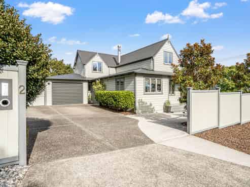 2 Hillplough Heights, Richmond