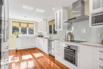 2 Hillplough Heights, Richmond