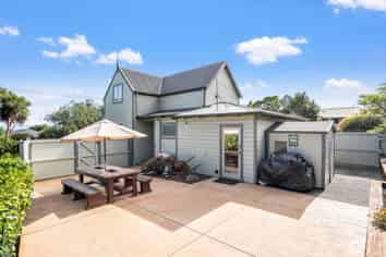 2 Hillplough Heights, Richmond