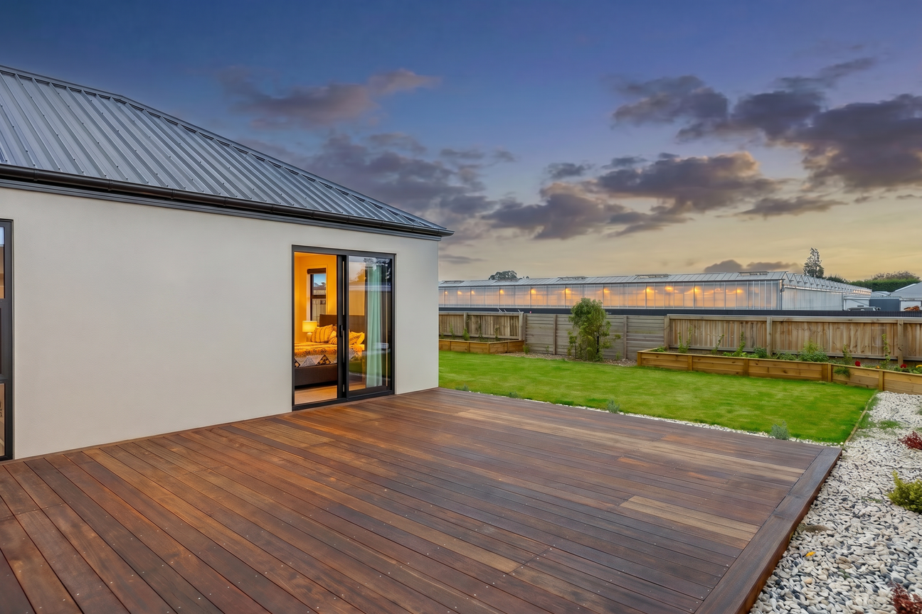 Modern, Near-New Home and Serious Opportunity - Widok 5