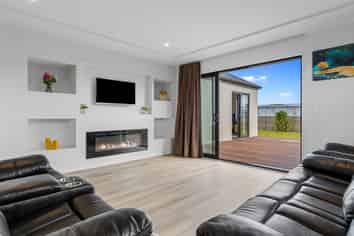 44 River stone Drive, Halswell