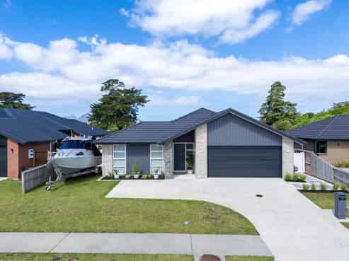 67 Kaurinui Crescent, One Tree Point