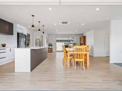 67 Kaurinui Crescent, One Tree Point