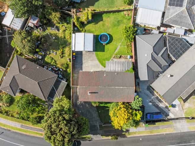 64 Sunlands Drive, Manurewa