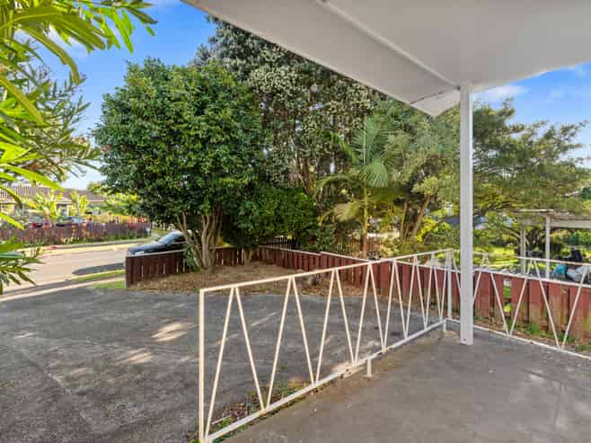 64 Sunlands Drive, Manurewa
