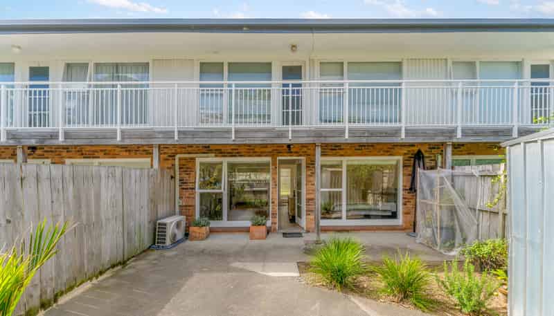 2/16 Lancing Road, Sandringham