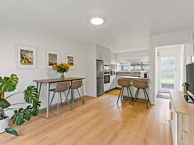 2/16 Lancing Road, Sandringham