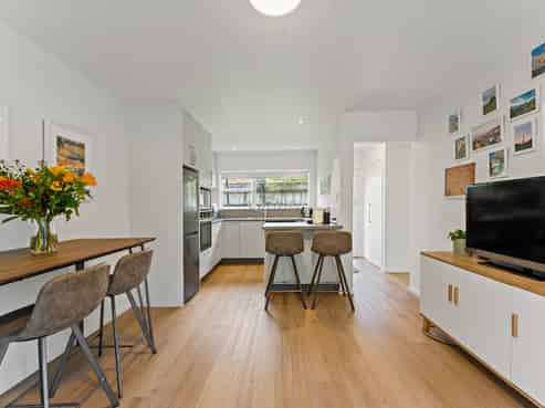 2/16 Lancing Road, Sandringham