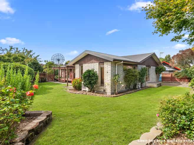 17 Yellowstone Crescent, Burwood